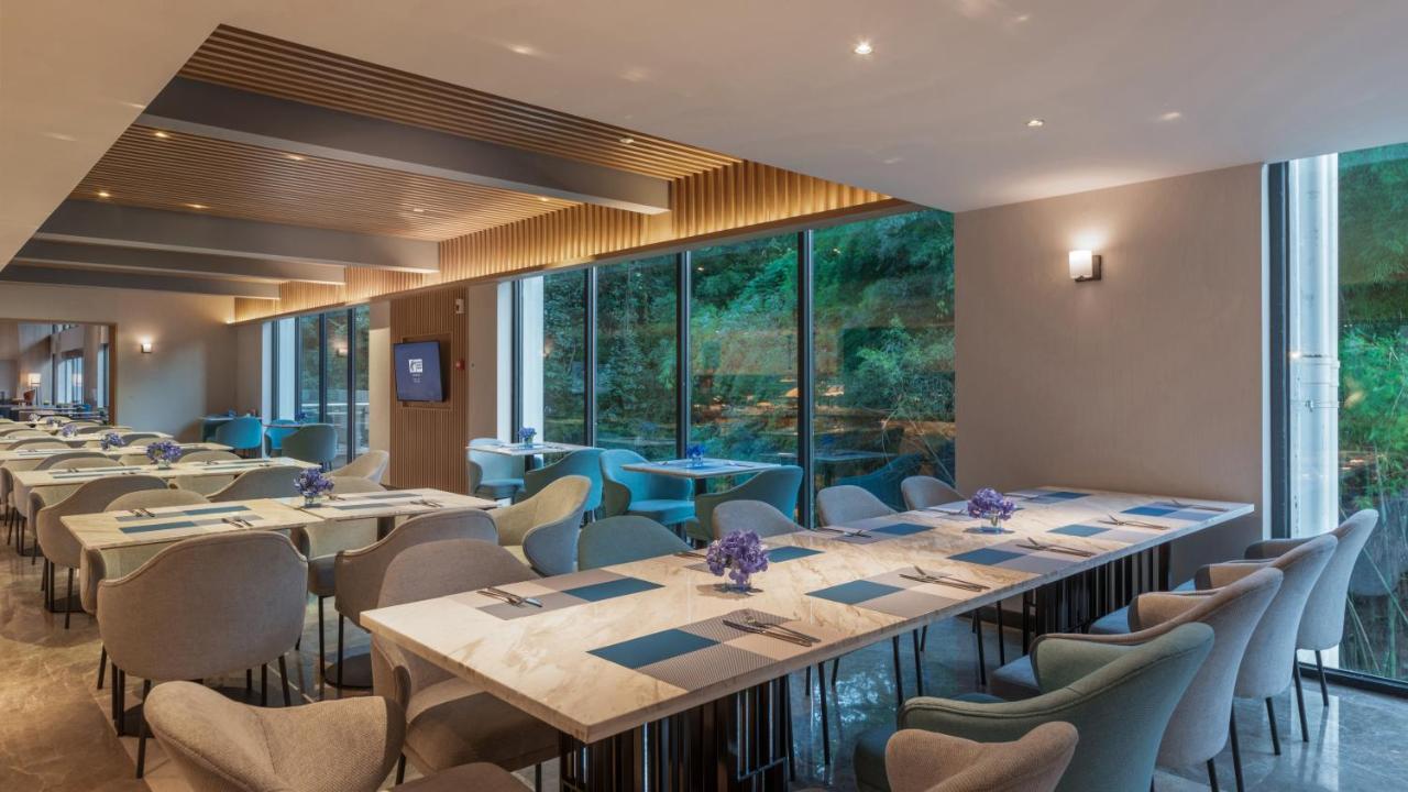 Holiday Inn Express Qiliping By Ihg Gunung Emei Bagian luar foto