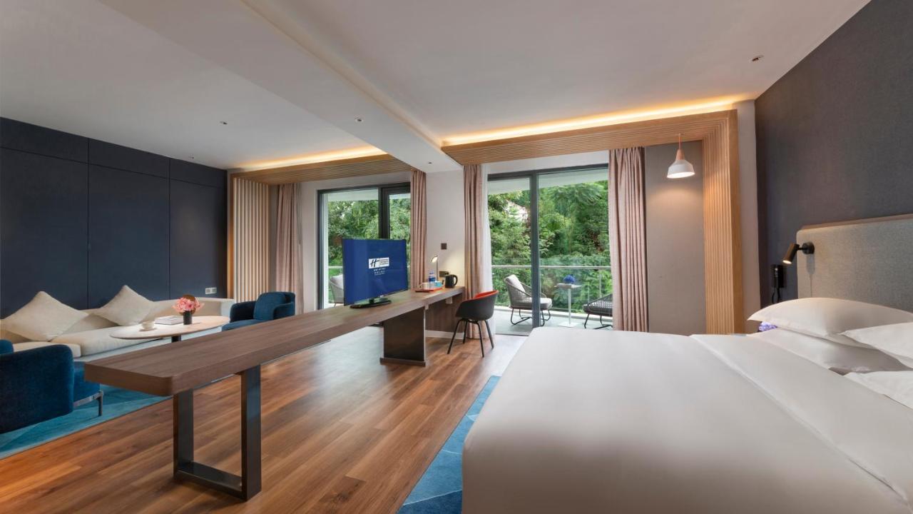 Holiday Inn Express Qiliping By Ihg Gunung Emei Bagian luar foto